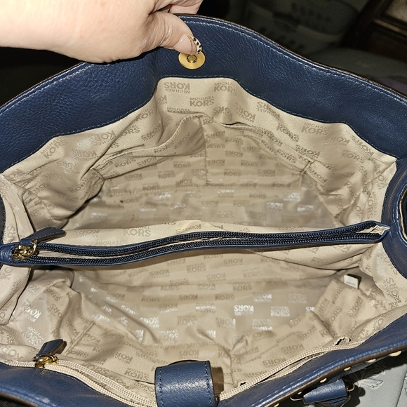Michael Kors Navy Blue Leather Bag - Picture 5 of 7